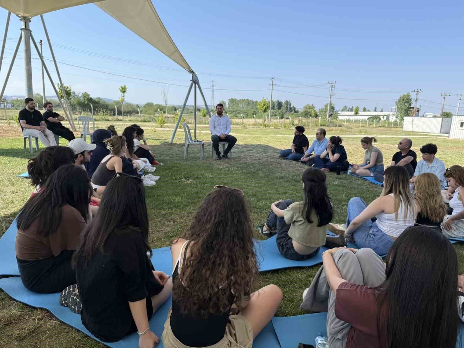 Gençler Fadıllı’da liderlik kampında buluştu