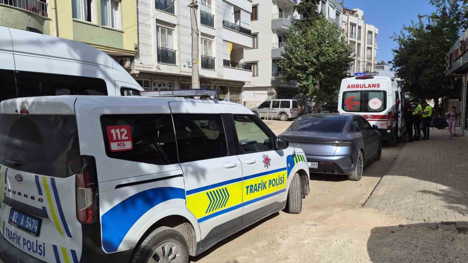 Motosikletle çarpışan otomobil sürücüsü kaçtı: 1 yaralı