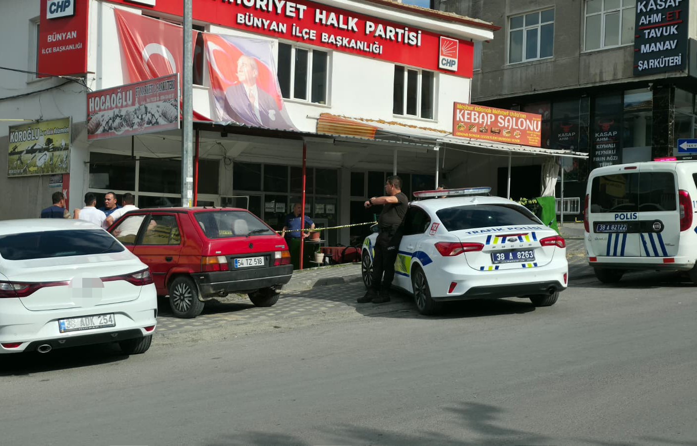 Esnaf tartışması kanlı bitti: 1 ağır yaralı