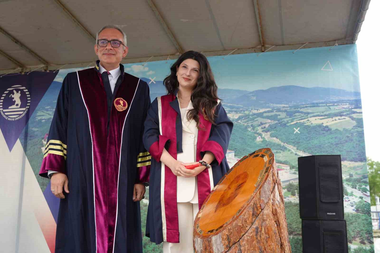OMÜ Diş Hekimliği Fakültesi 129 mezun verdi