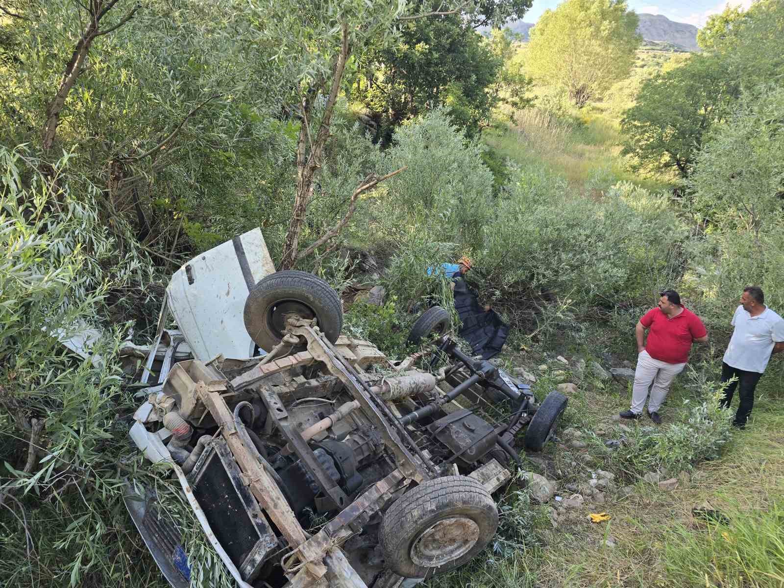 Bingöl’de pikap uçuruma yuvarlandı: 3 ölü, 2 yaralı