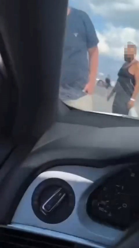 Gurbetçiler sınır kuyruğunda birbirine girdi