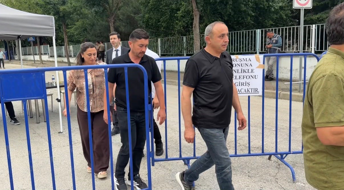 Tanju Özcan’dan reklam baskısı iddialarına yanıt: "Eksik denetimden personel ceza almıştı, şimdi fazla denetim sorgulanıyor"