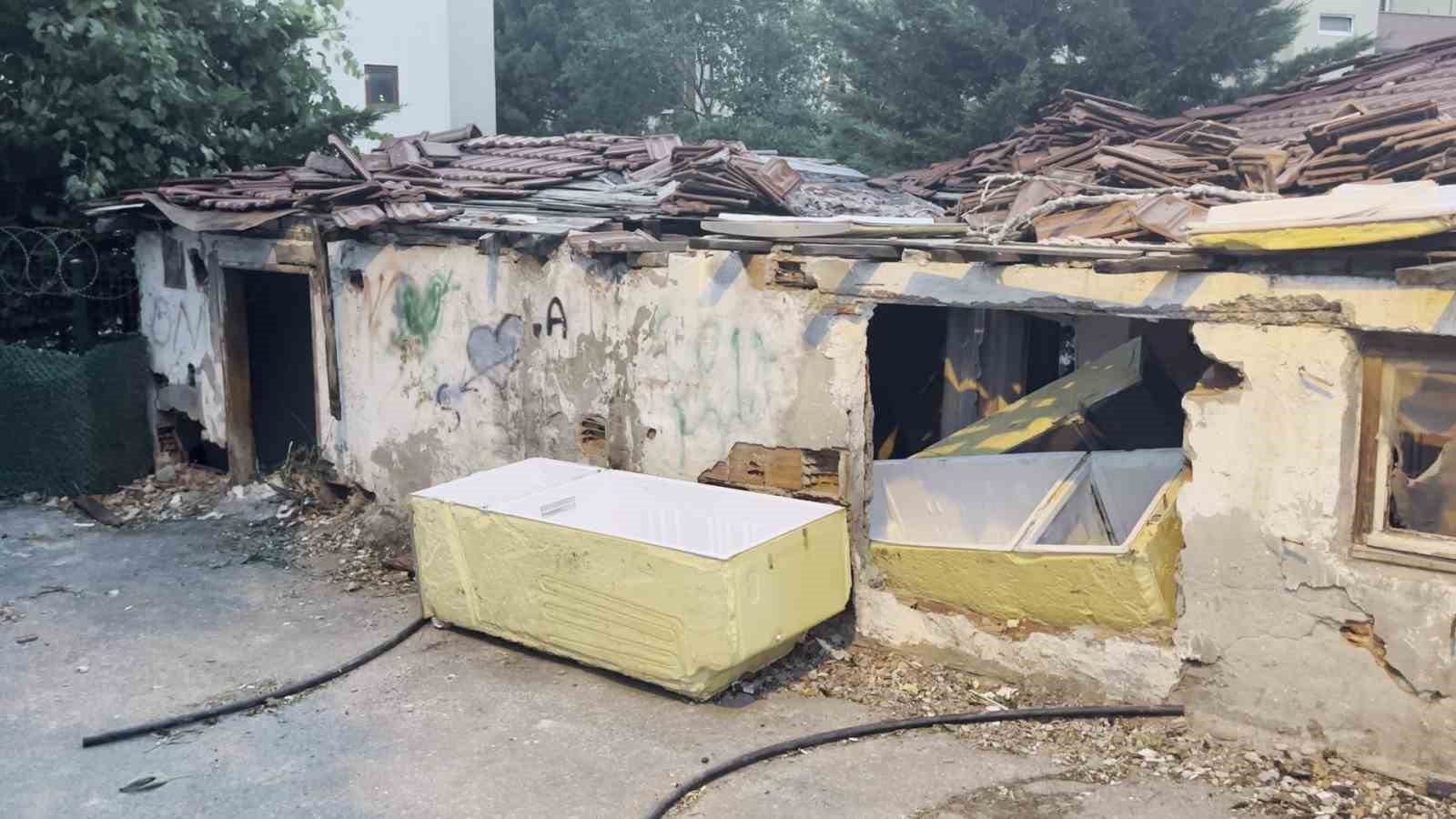 Kartal’da metruk gecekonduda kadın cesedi bulundu