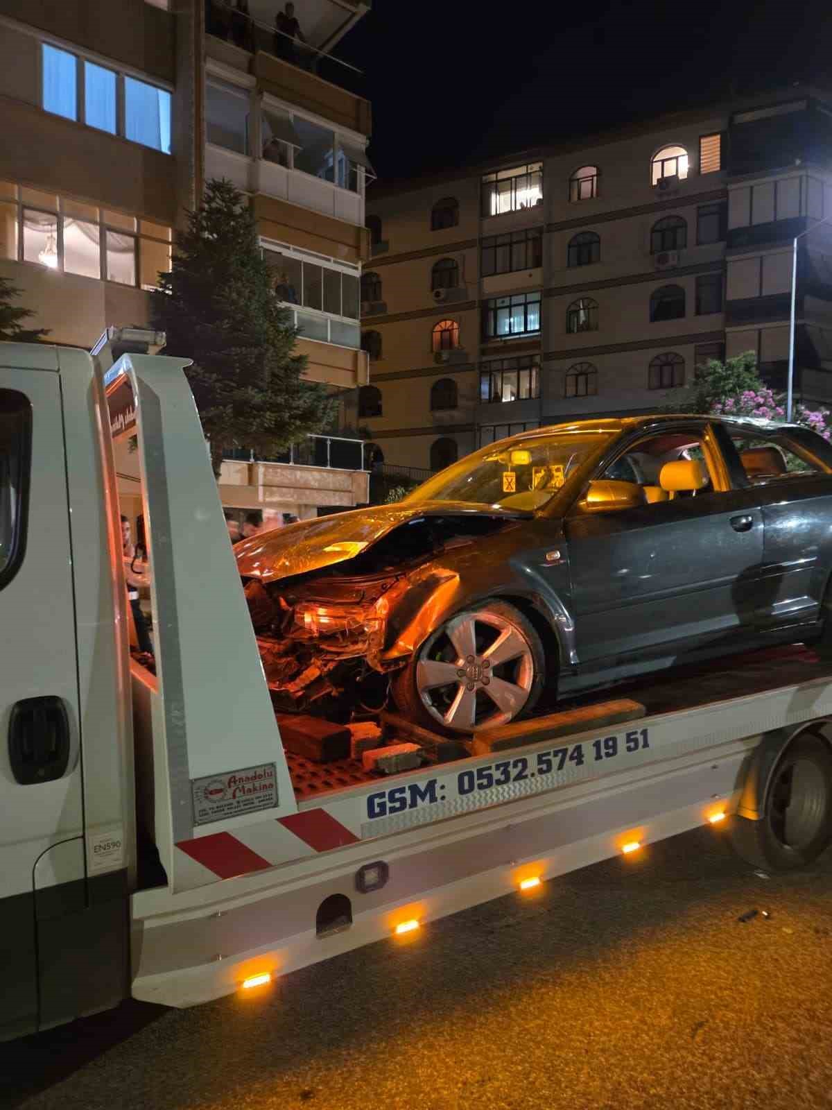 Otomobil 15 metrelik apartman boşluğuna düştü: 2 yaralı