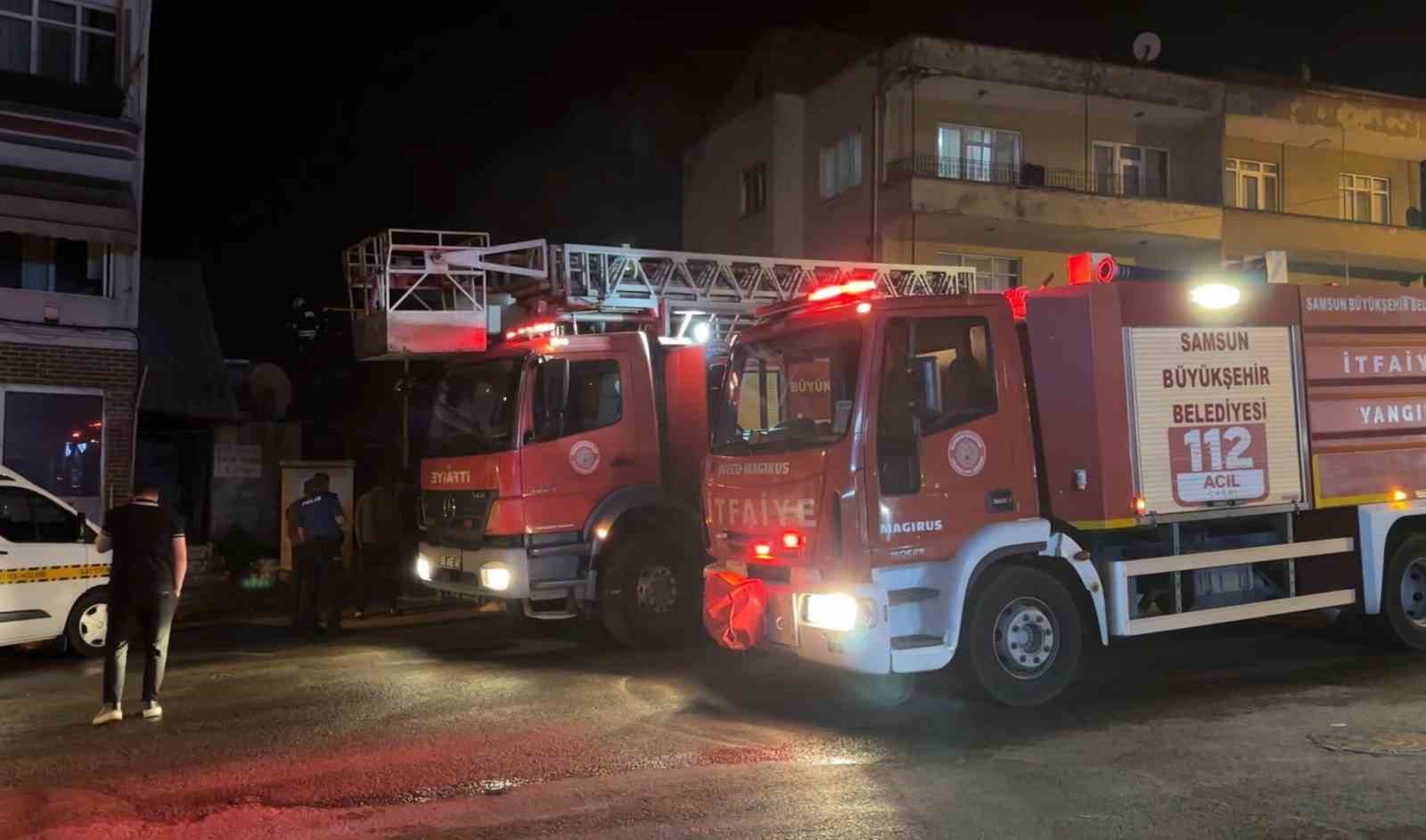 Boya deposu alevlere teslim oldu