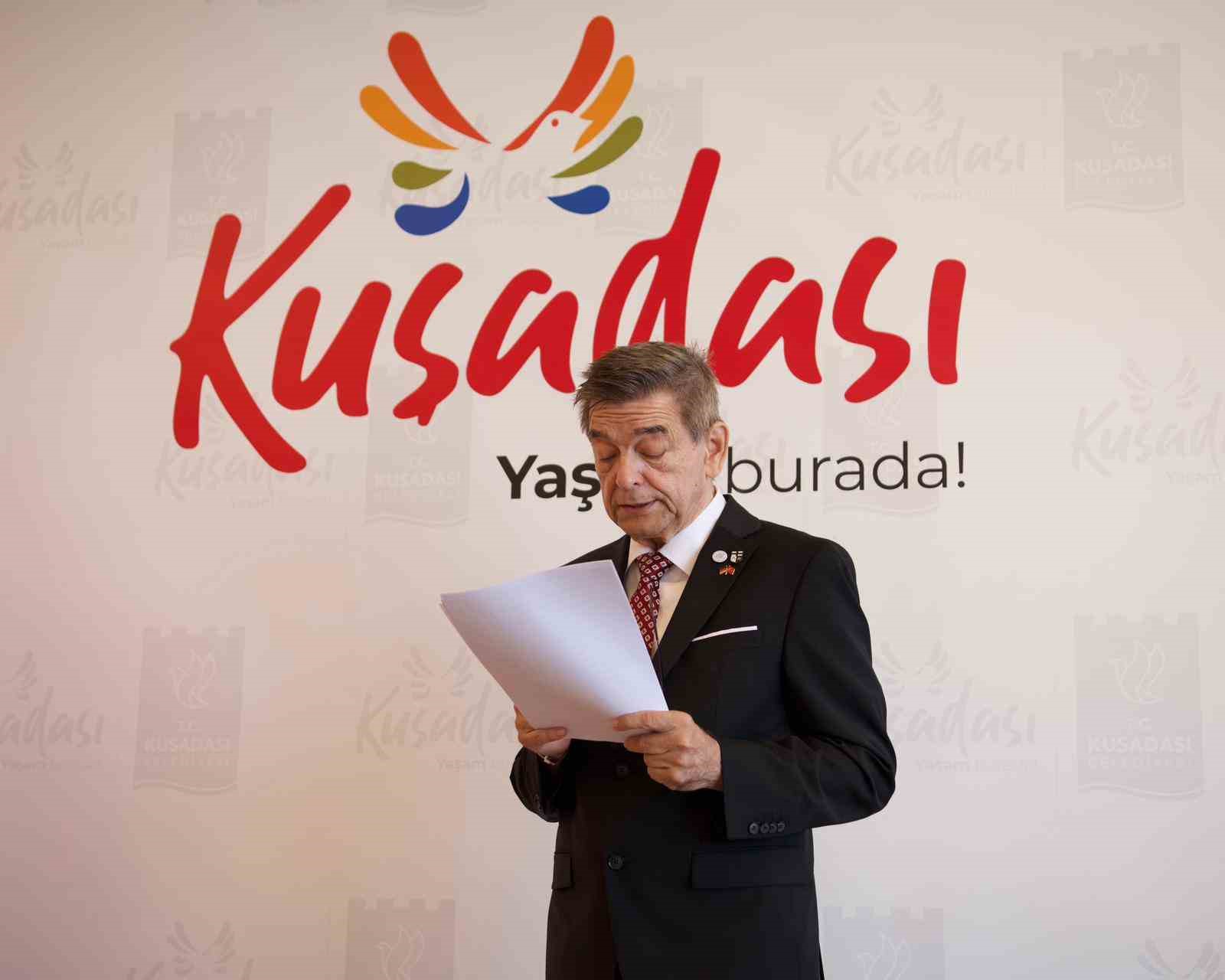 Kuşadası Belediyesi’nden Alman Arndt’a fahri hemşehrilik unvanı