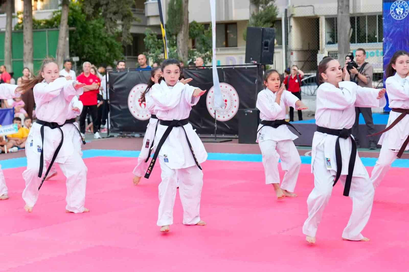 Balıkesir’de gençler yaza hareketli giriyor