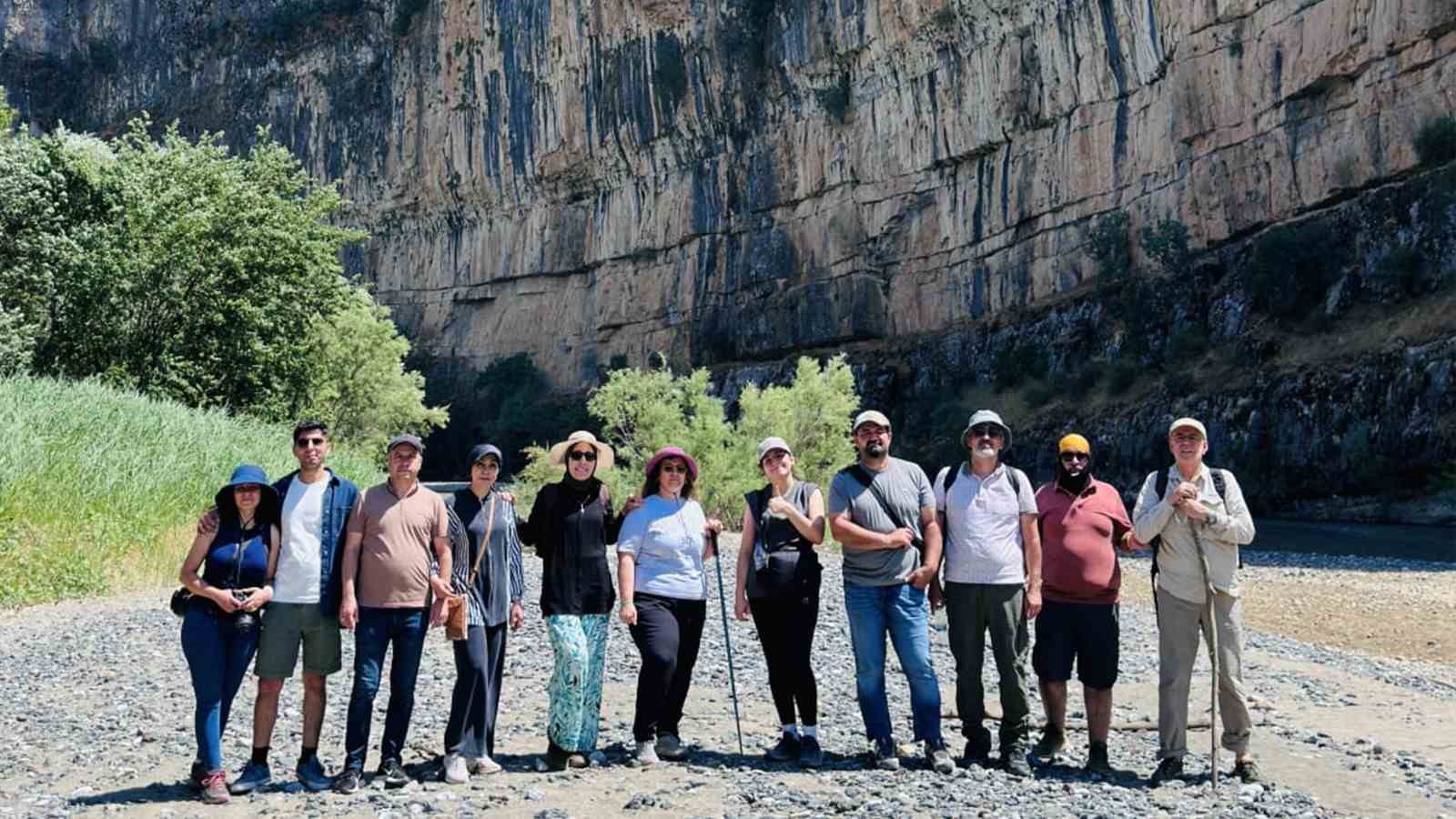 Fotono21, Hakkari’nin etkileyici coğrafyasını fotoğrafladı