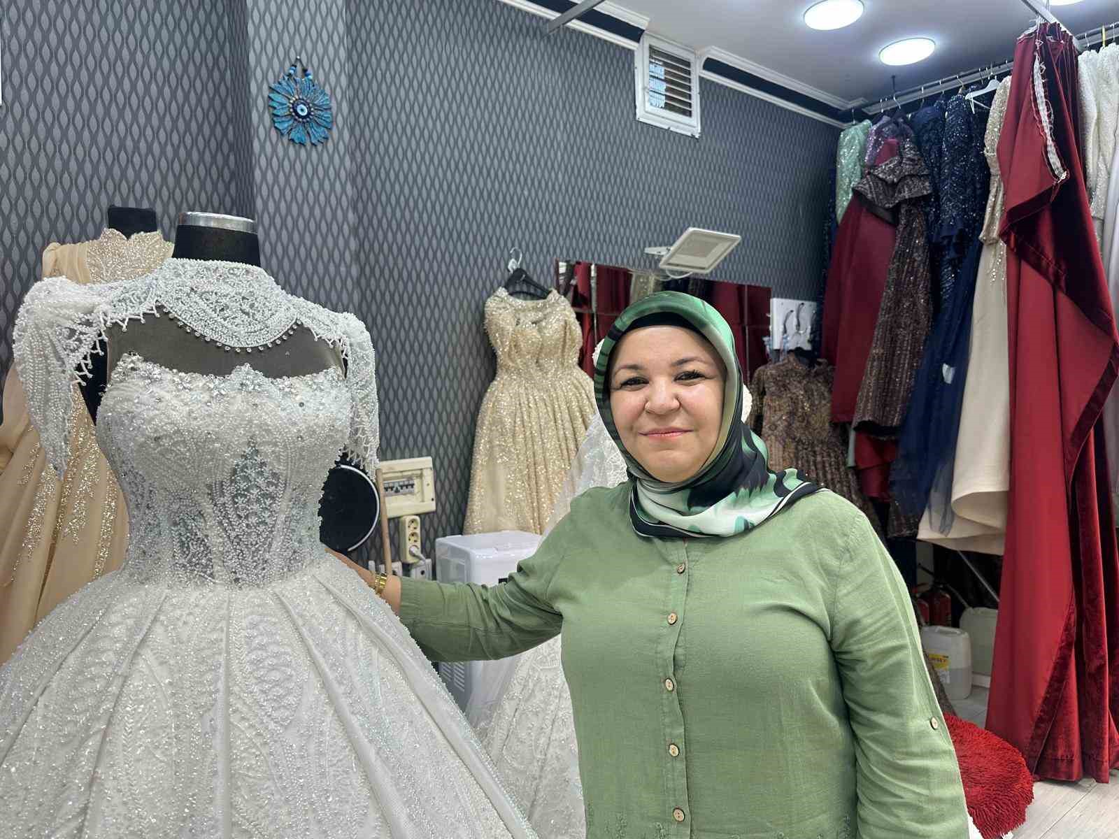 Bu sezon dantel ve kaburga gelinlik modelleri revaçta