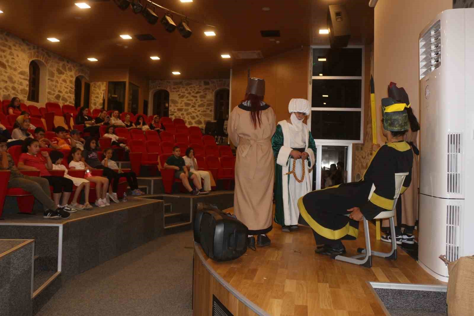 Nasrettin Hoca’nın memleketinde "Timur’un Filleri" sahnelendi