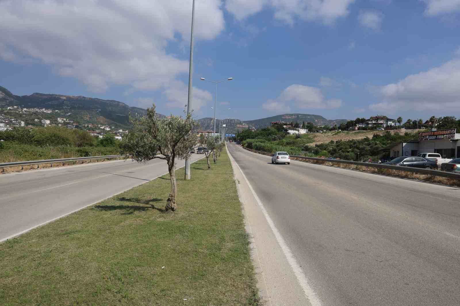Yolunu gözlediği iki çocuğunun babası kazada can verdi