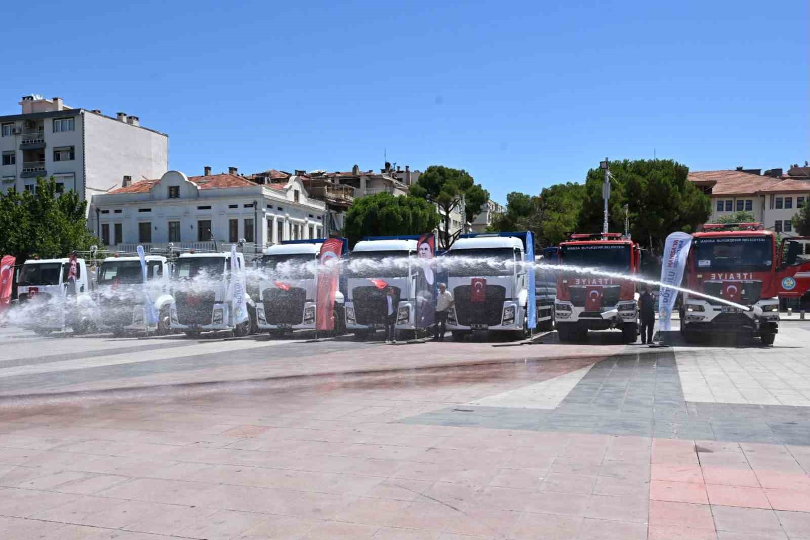 Manisa Büyükşehir filosunu 37 yeni araçla büyüttü