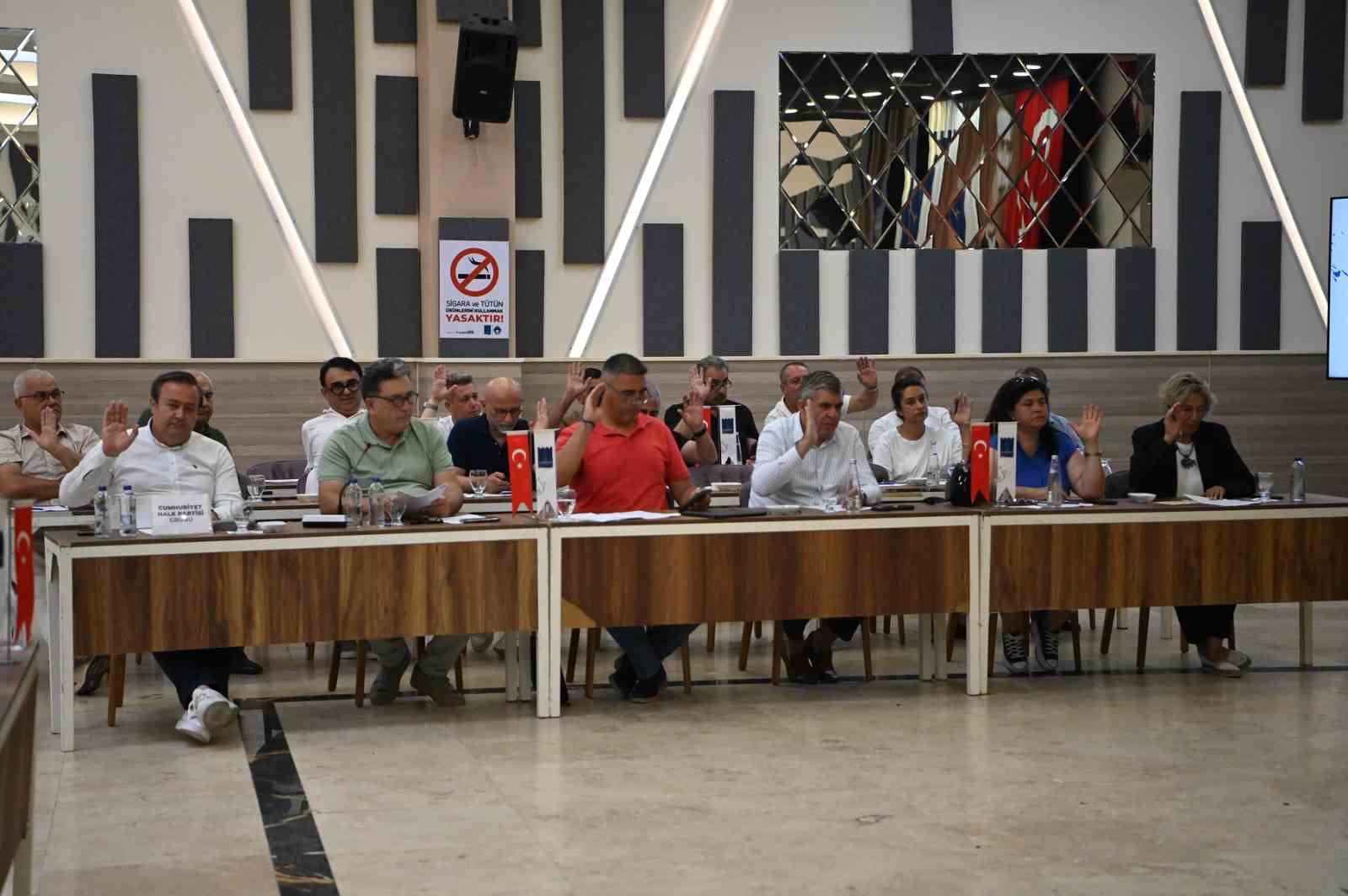 Kuşadası Belediyesi Meclisi’nden elektrikli araç ve engelli erişimi kararı