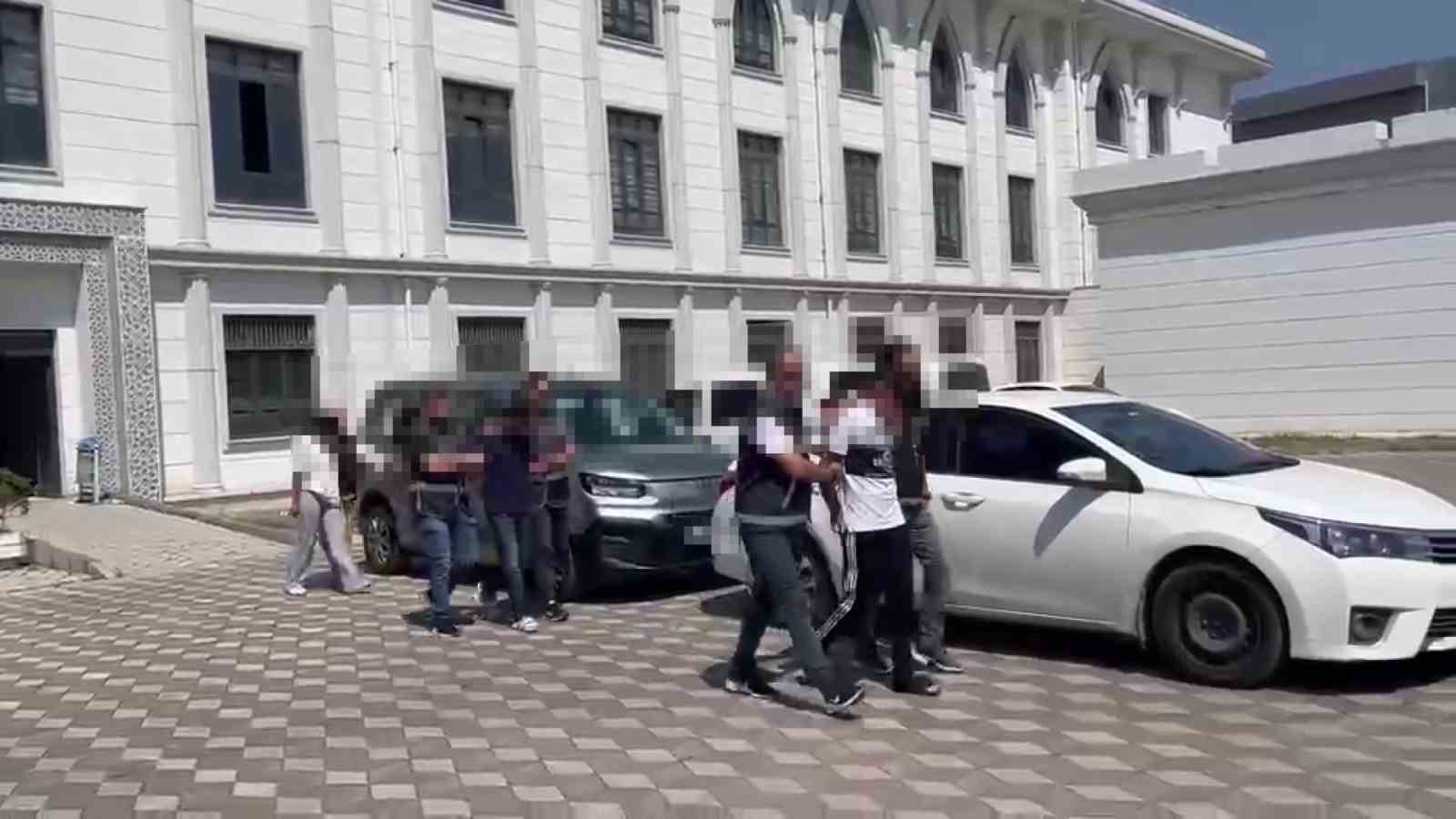 18 yaşındaki Ece Naz, kahvaltı hazırlarken sırtından vurulmuş