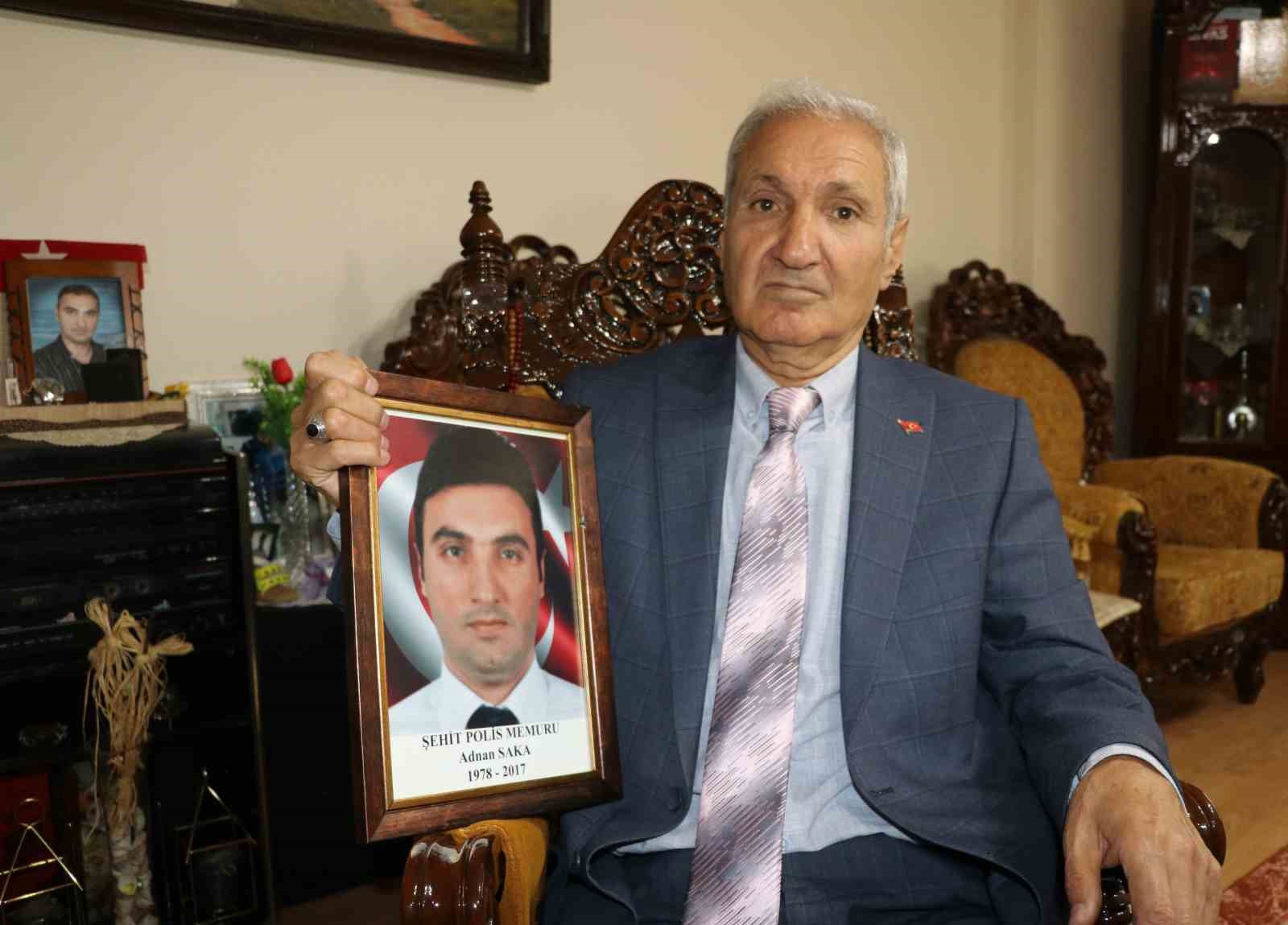 Şehit oğlunun adını 14 bin kitaplık kütüphaneyle yaşatacak