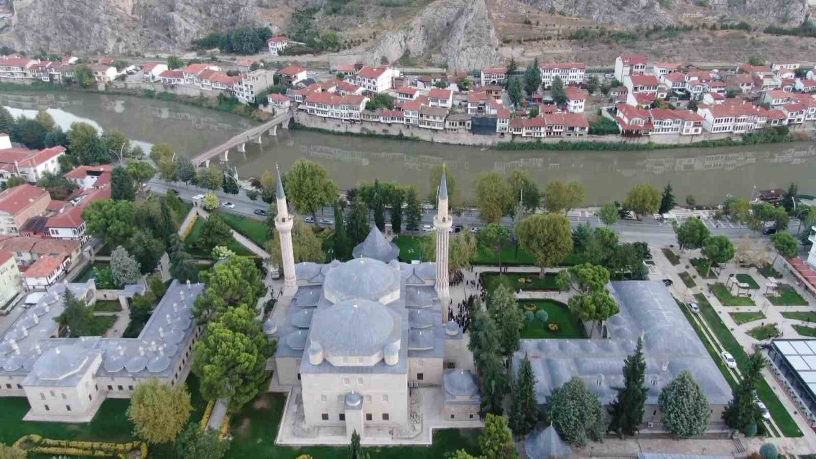 540 yıllık caminin kapısındaki gizemli baykuş başlığı