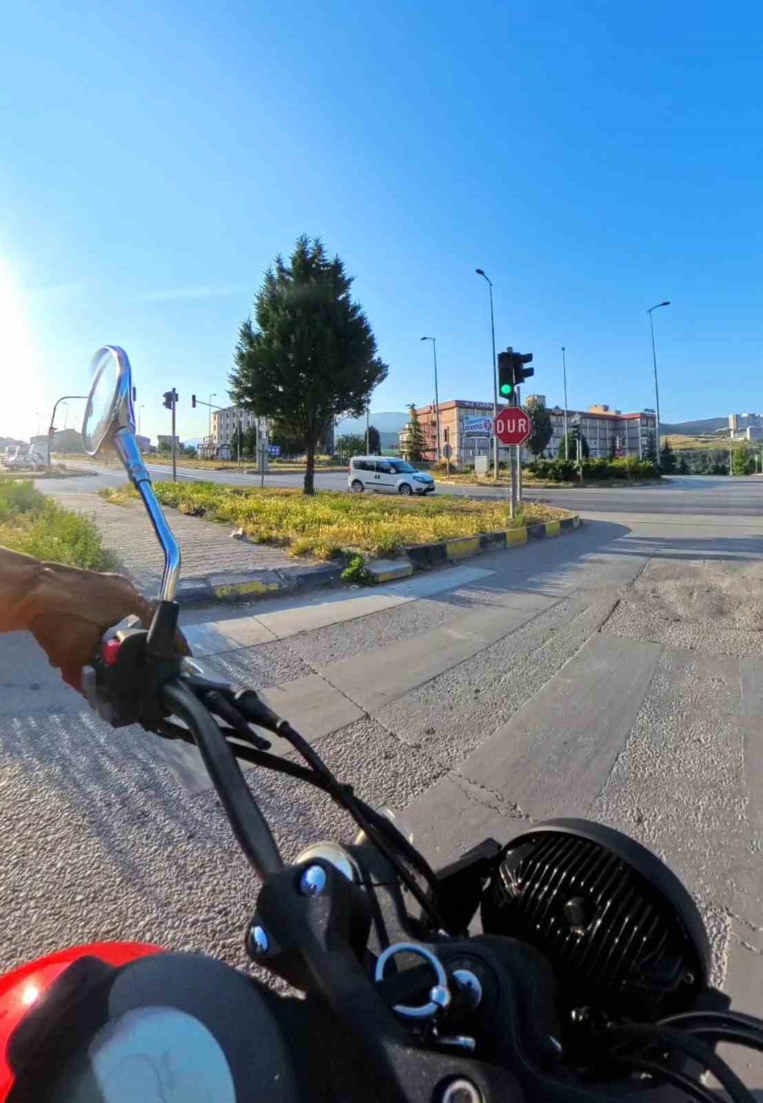 Feci kazaların yaşandığı kavşakta kırmızı ışık ihlali kamerada