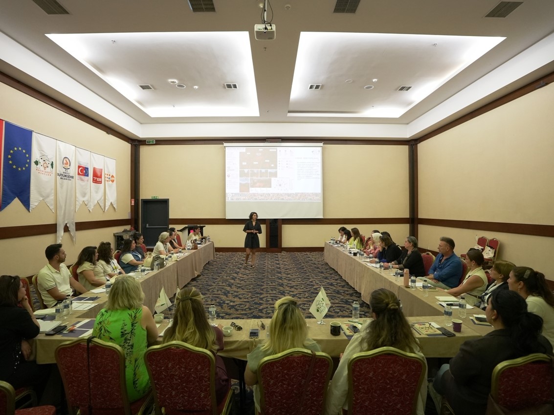 Denizli Büyükşehir, kadın dostu kent için yol haritasını oluşturuyor