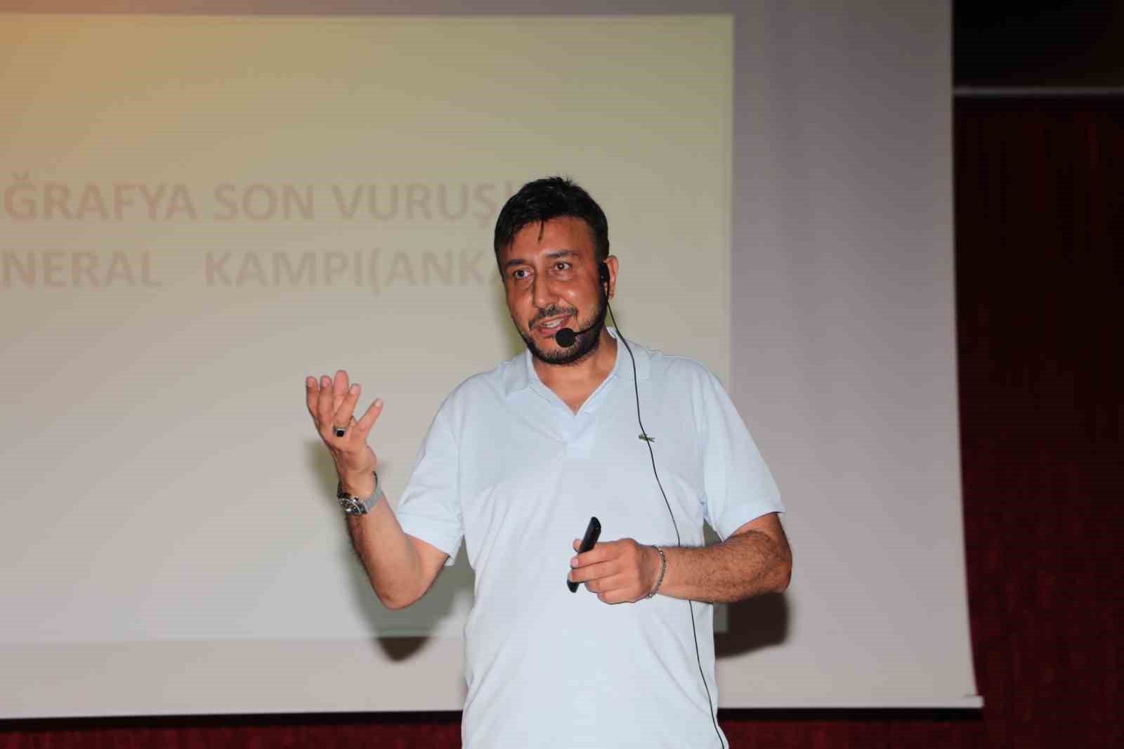 Yüreğir Belediyesi’nden MEB-AGS ve KPSS adaylarına coğrafya semineri