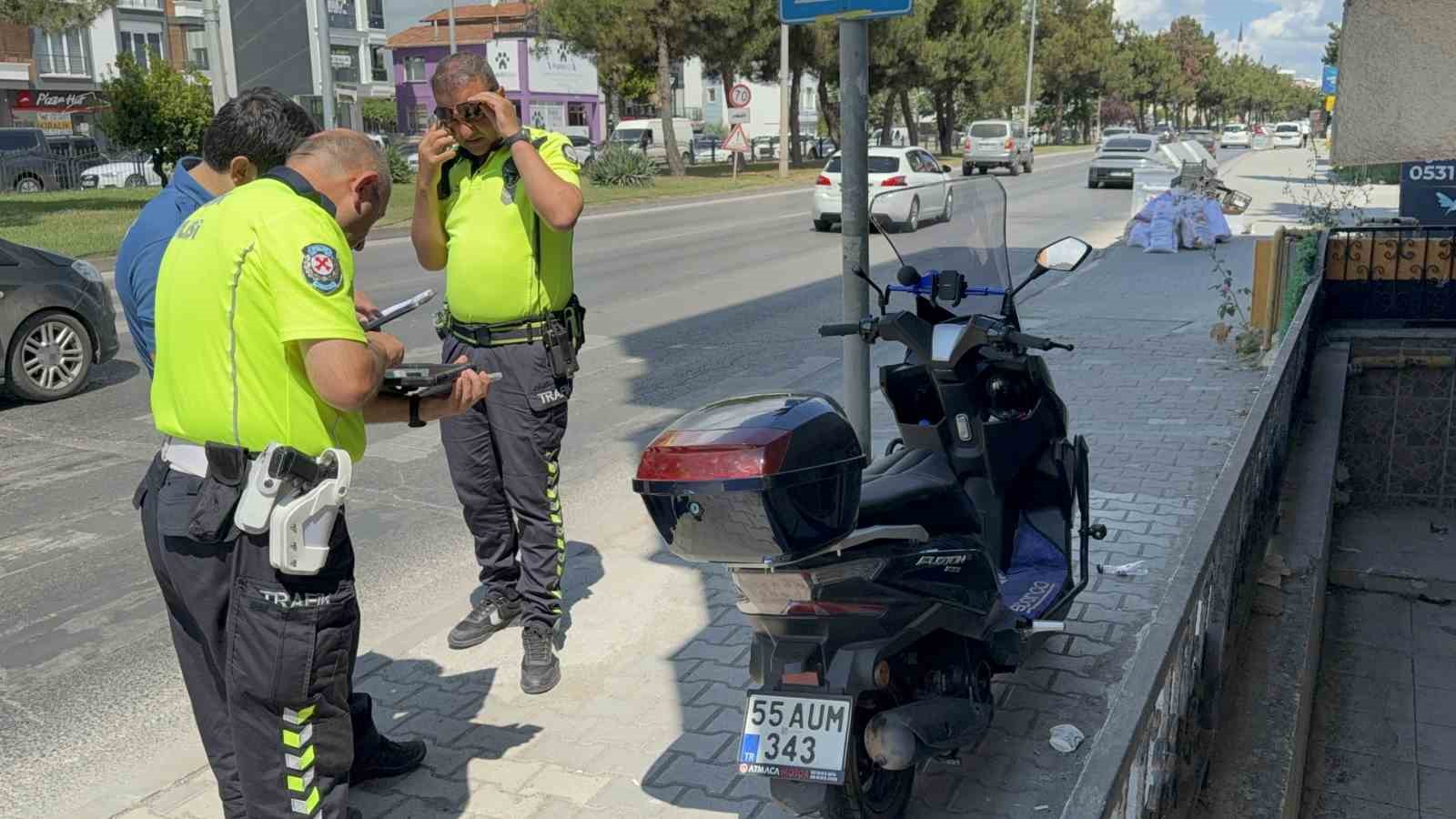 Samsun’da motosiklet devrildi: 2 yaralı