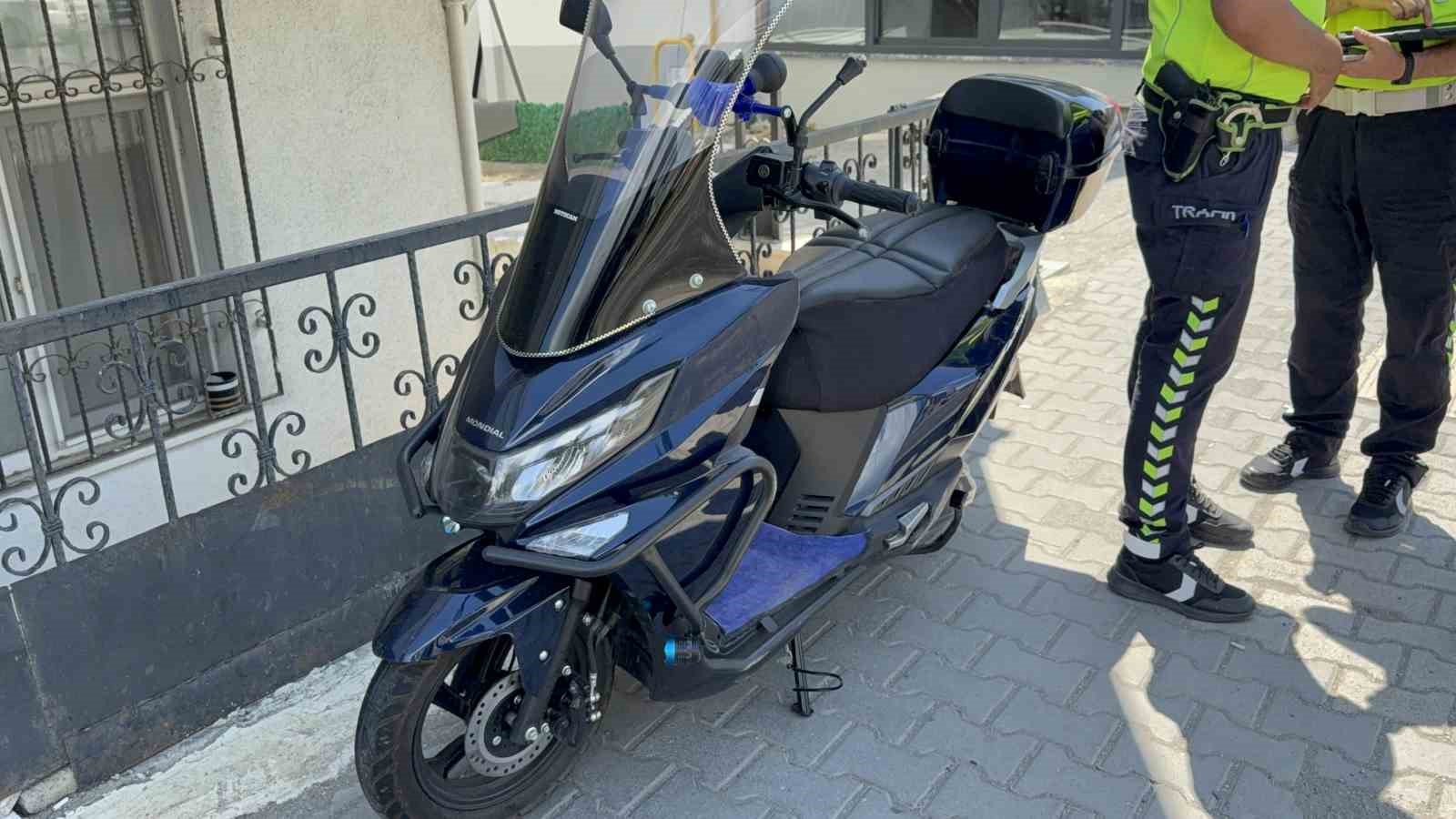 Samsun’da motosiklet devrildi: 2 yaralı