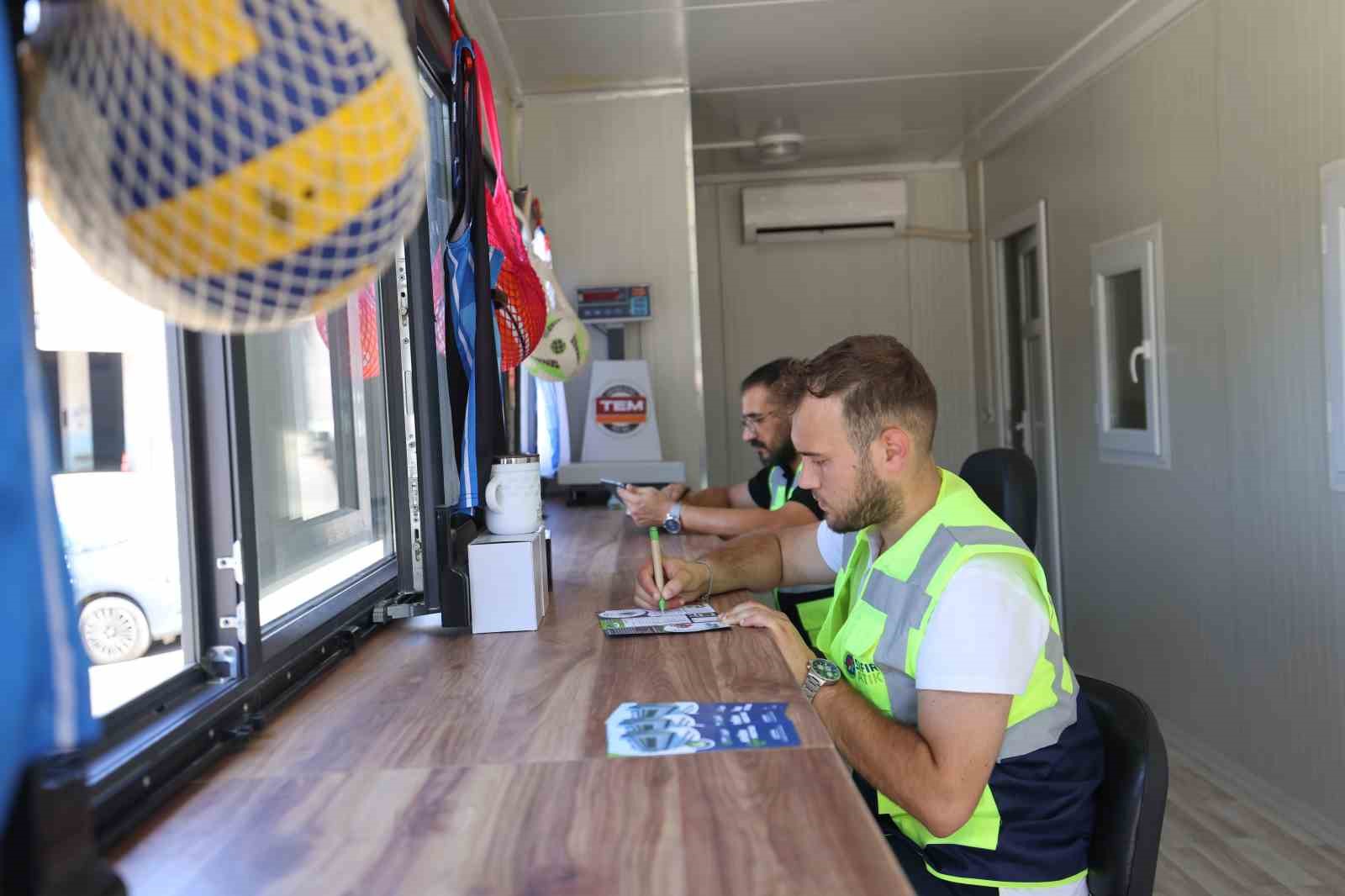 Geri dönüşüme destek verenler tablet ve akıllı saatle ödüllendirildi
