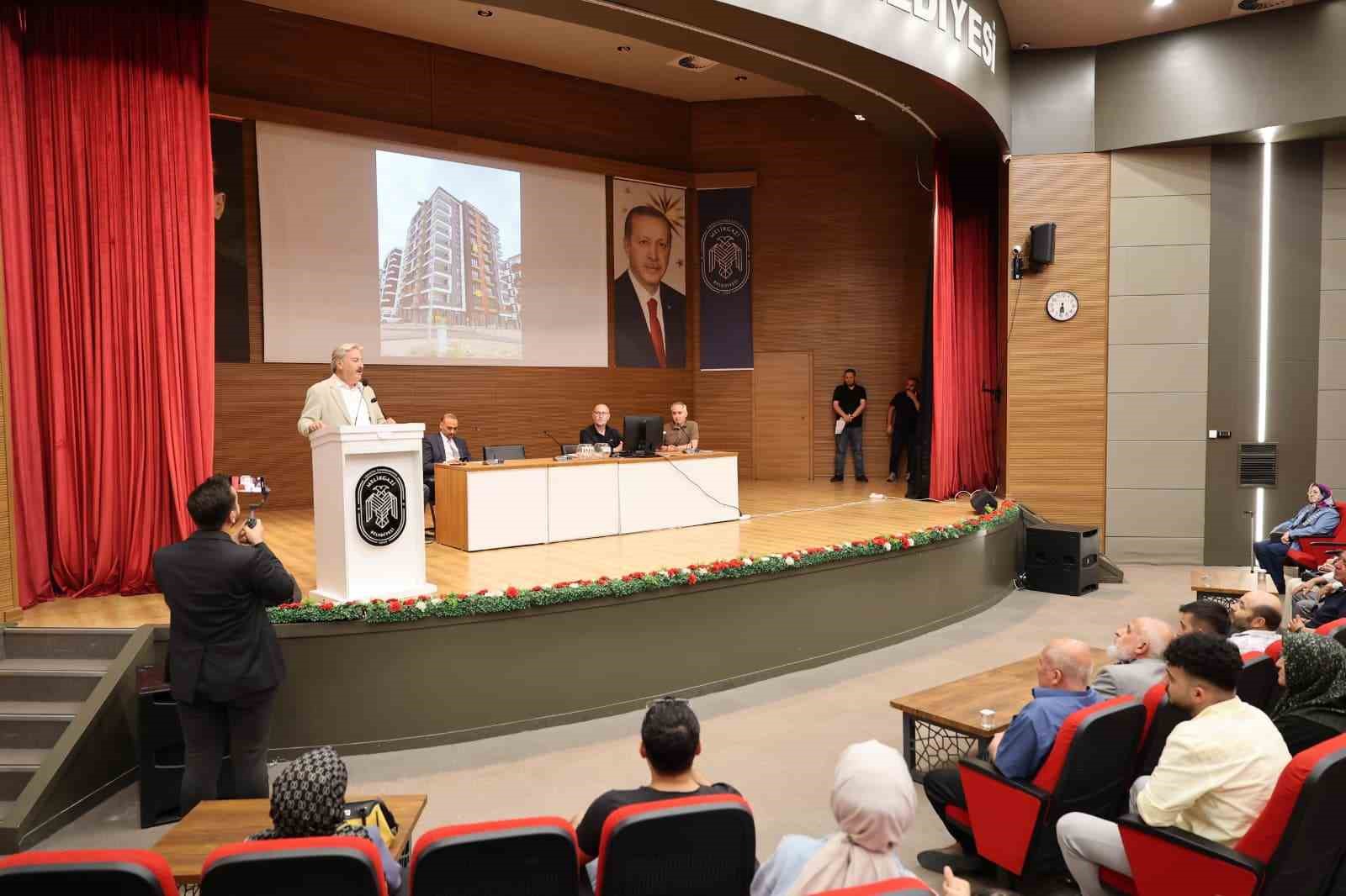 Melikgazi Belediyesi, Battalgazi’deki hak sahiplerini yeni evlerine kavuşturdu