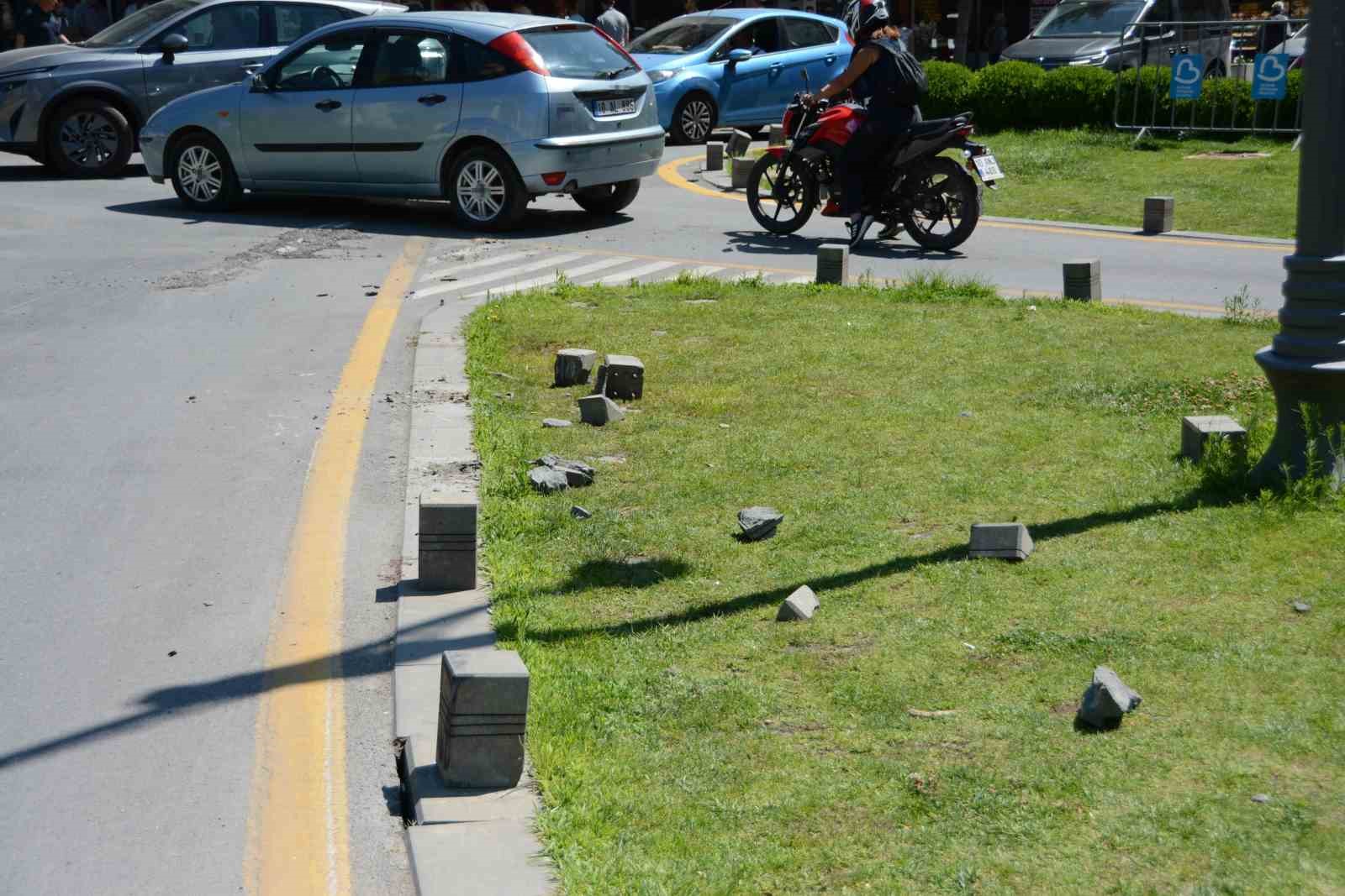 Balıkesir’de şehir merkezine giren tır trafiği felç etti