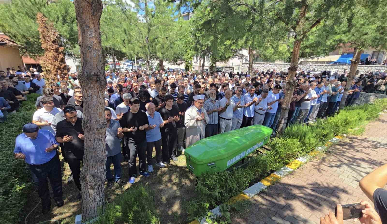 Ormanda ölü bulunan kayıp öğrenci son yolculuğuna uğurlandı