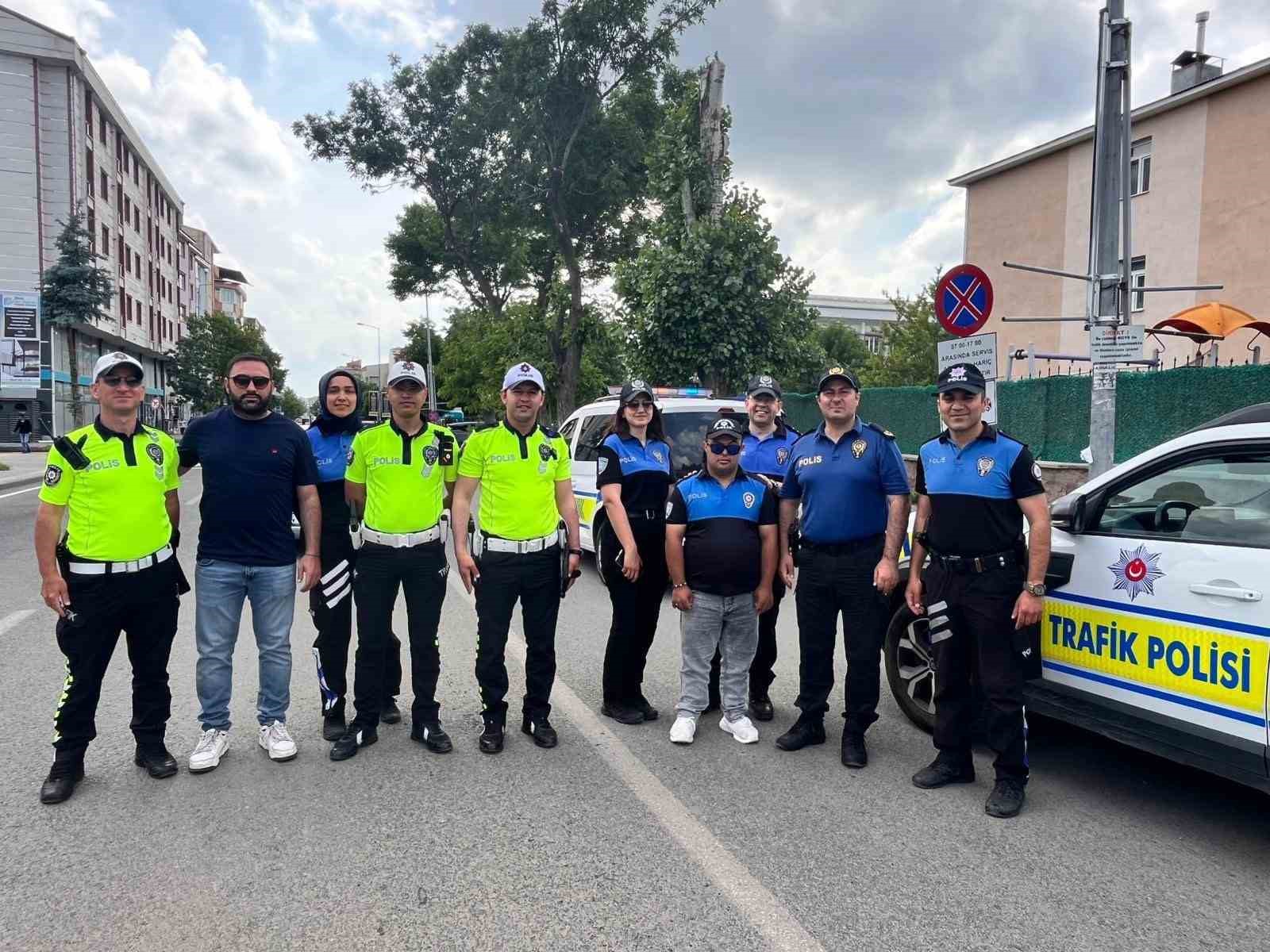 Kars’ta özel gereksinimli gencin polislik hayali gerçek oldu