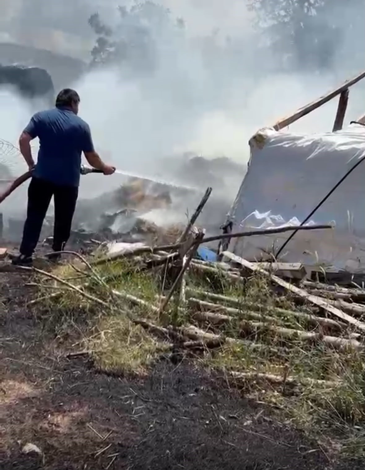 Burdur’da samanlık yangını