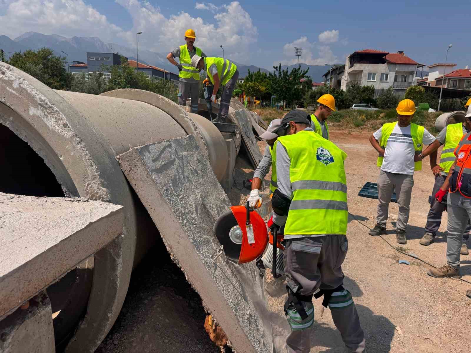 Merkezefendi Enkazda Arama Kurtarma Eğitim Alanında afetlere hazırlık sürüyor