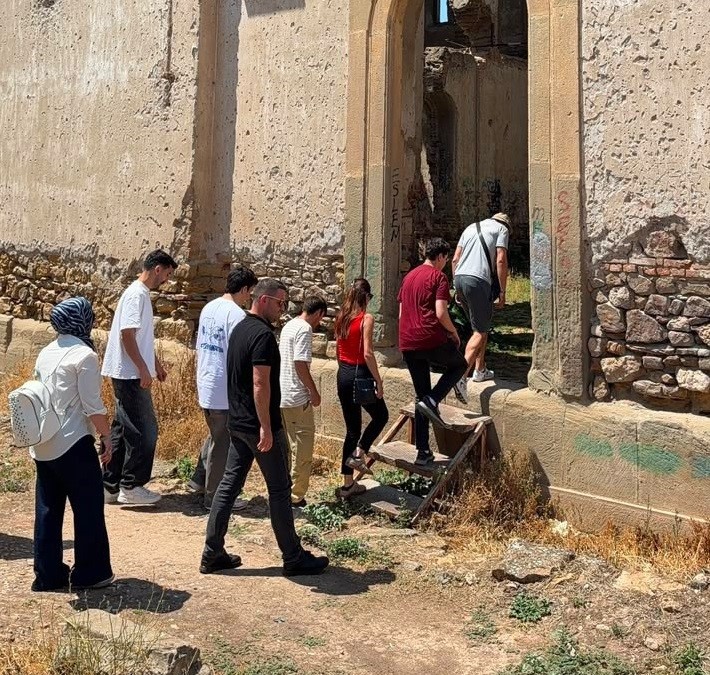 Bilecik’in kültürel ve doğal değerleri acente sahiplerine tanıtıldı