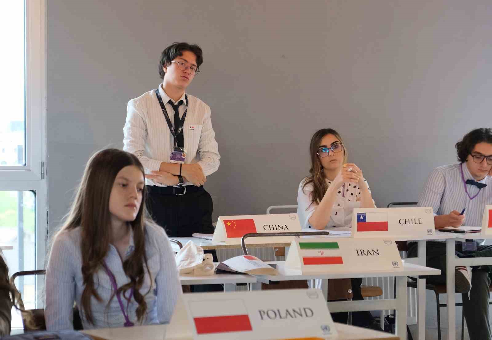 Bursa’nın genç diplomatları Şahinkaya MUN’26 Konferansında buluştu