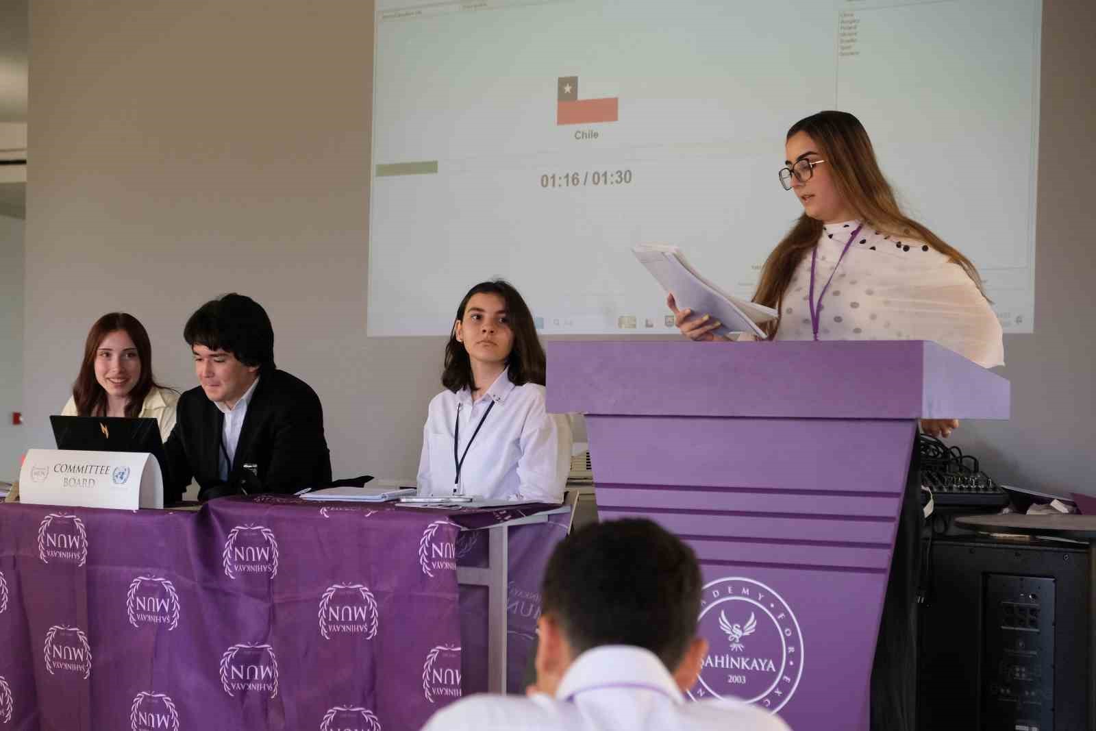Bursa’nın genç diplomatları Şahinkaya MUN’26 Konferansında buluştu