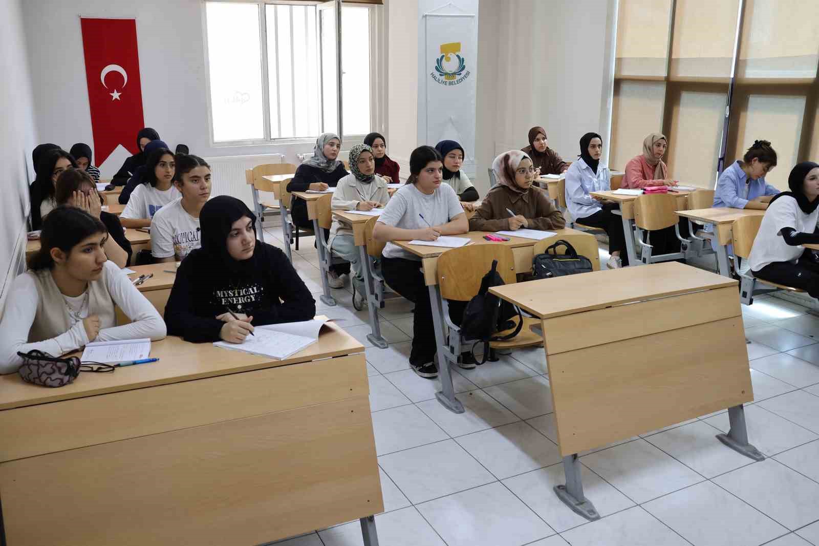 Haliliye’de üniversite adaylarına ücretsiz yaz kursu