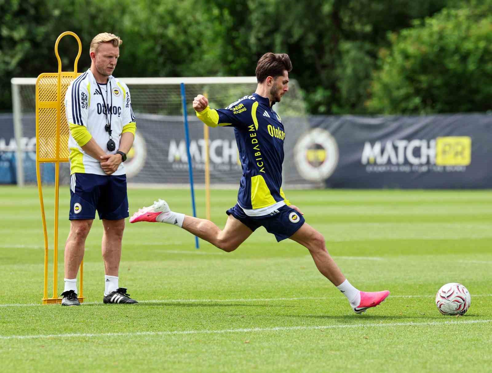 Fenerbahçe yeni sezon hazırlıklarına devam ediyor