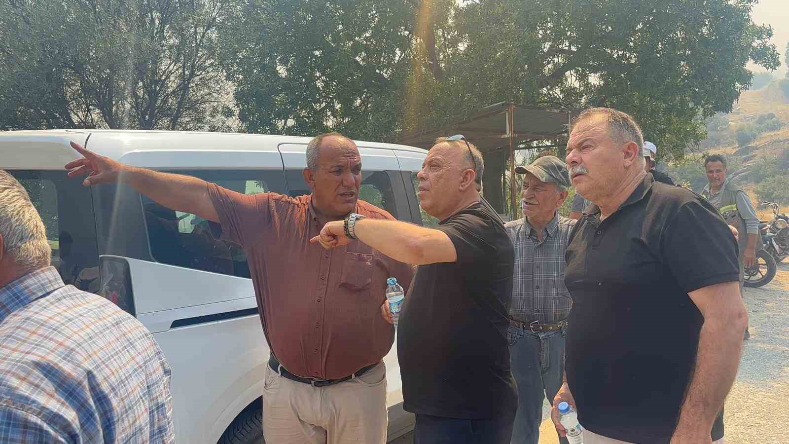 Bozdoğan Belediye Başkanı Özel, yangın bölgesinde çalışmaları yerinde takip ediyor