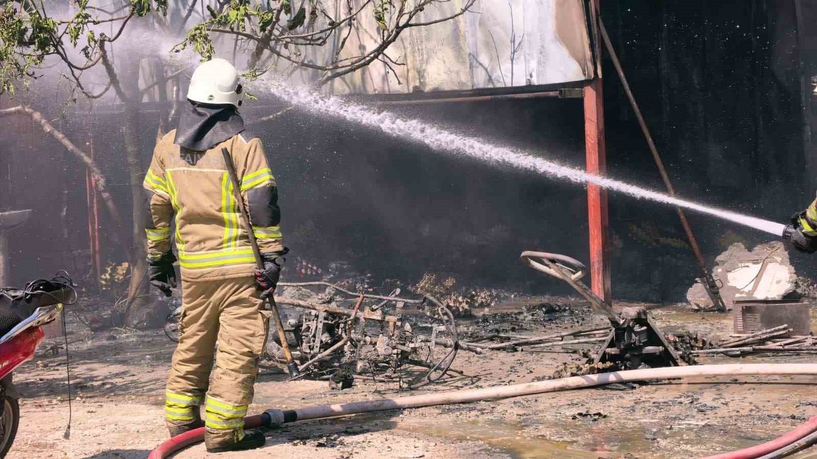 İnegöl’de yumurta deposunda yangın: Minik Huzeyfe’nin gözyaşları yürek burktu