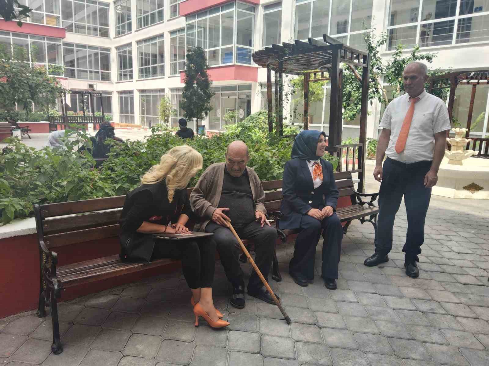 Kars Açık Kapı’dan huzurevi sakinlerine anlamlı ziyaret