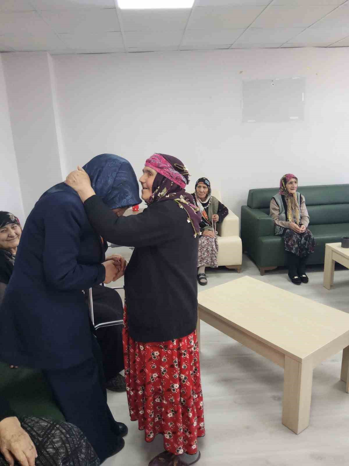 Kars Açık Kapı’dan huzurevi sakinlerine anlamlı ziyaret