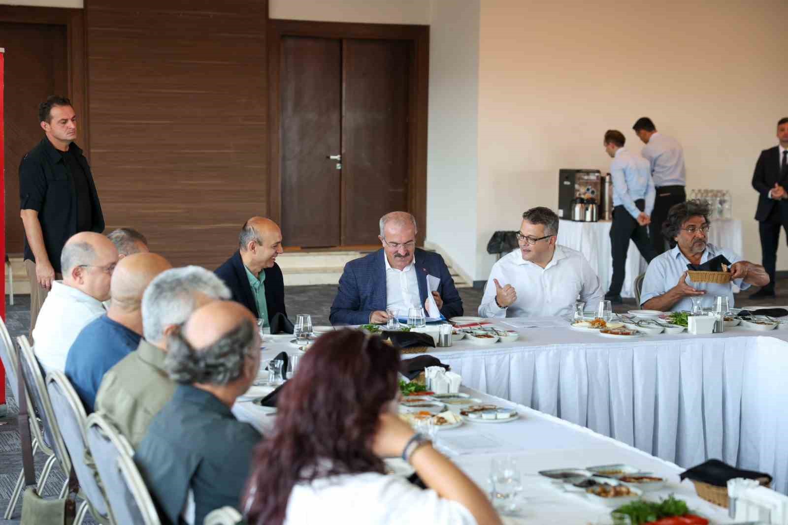 Çanakkale’de yürütülen arkeolojik bilimsel kazılar değerlendirildi