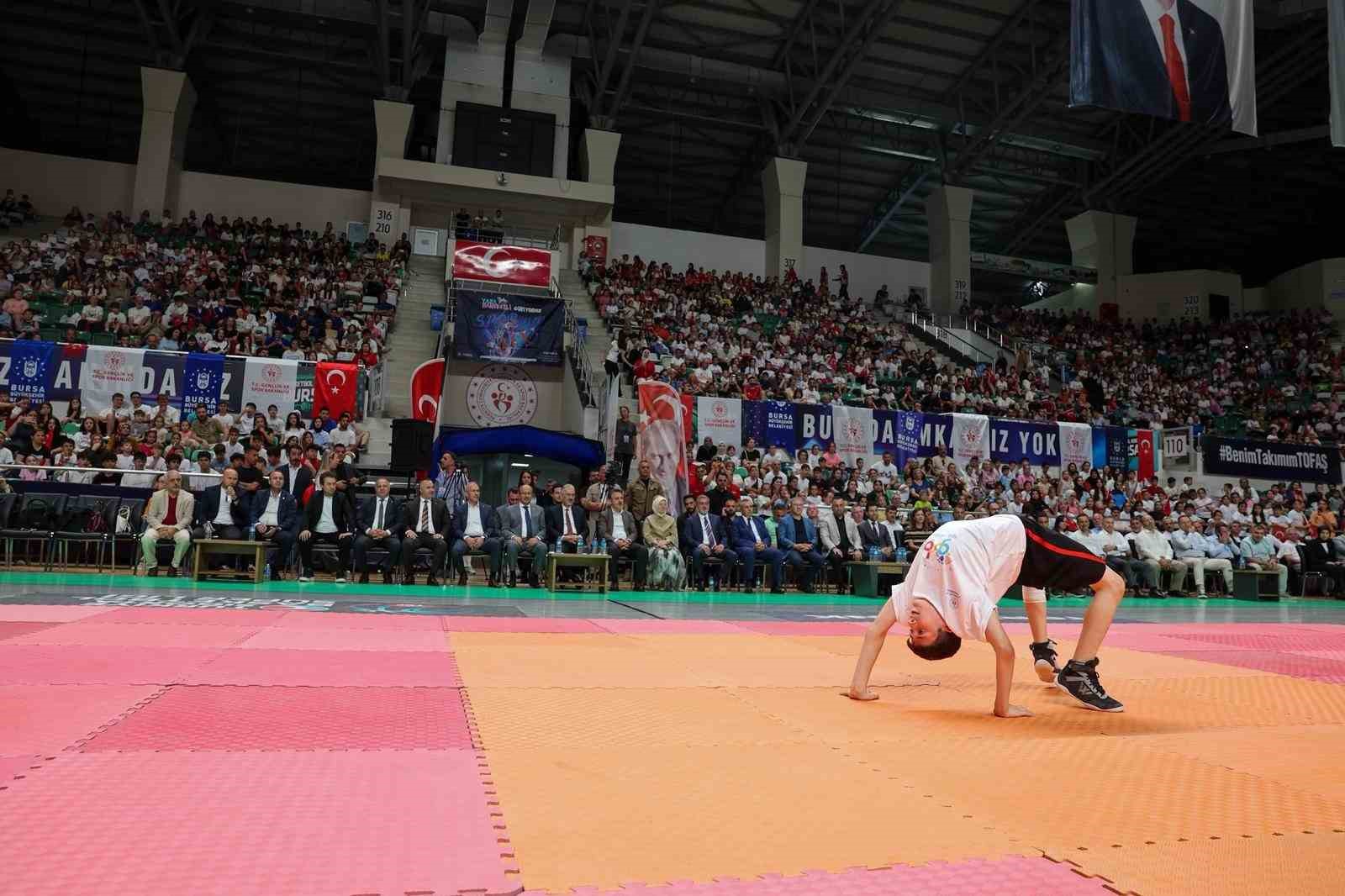 Bursa’da 30 bin çocuk yazı sporla geçirecek