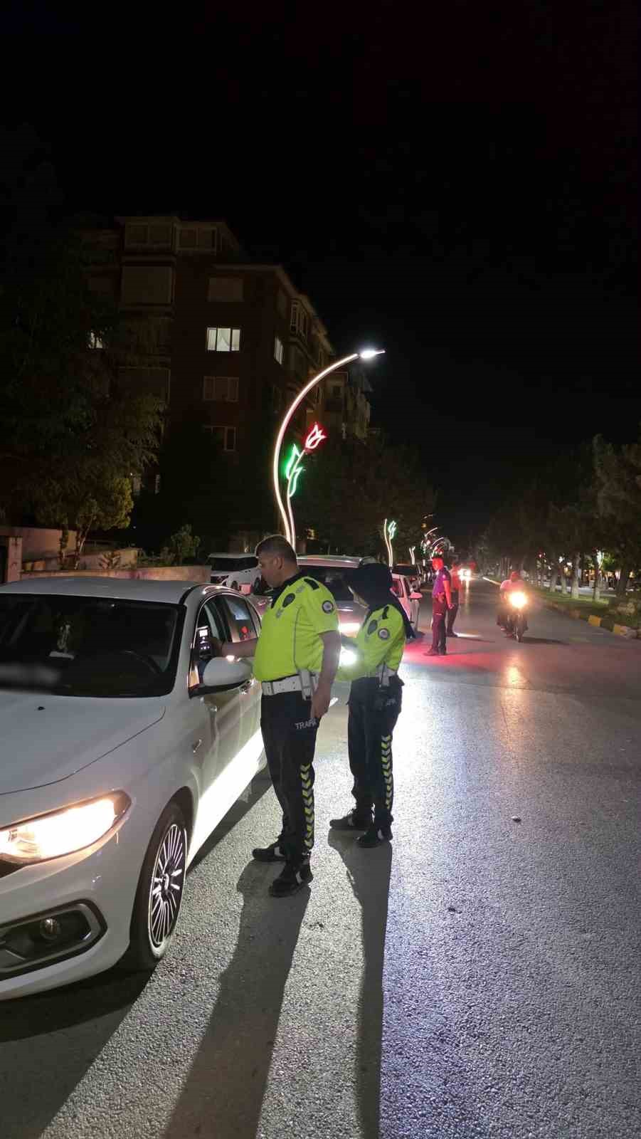Polisten asayiş ve trafik denetimi