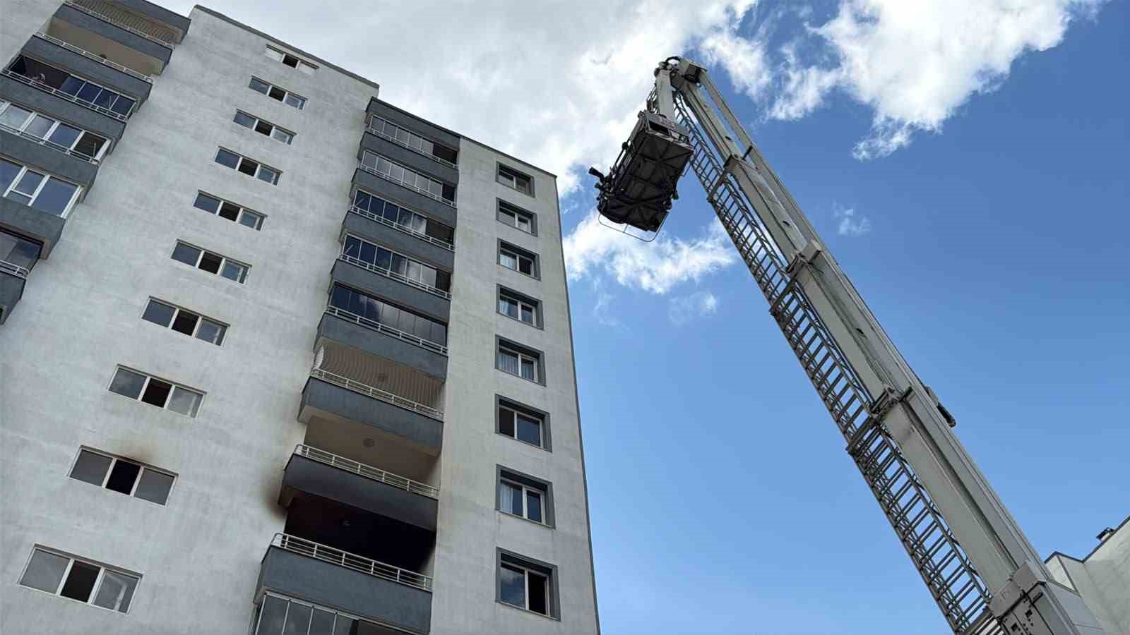 Diyarbakır’da ev yangınında 1 kişi dumandan etkilendi