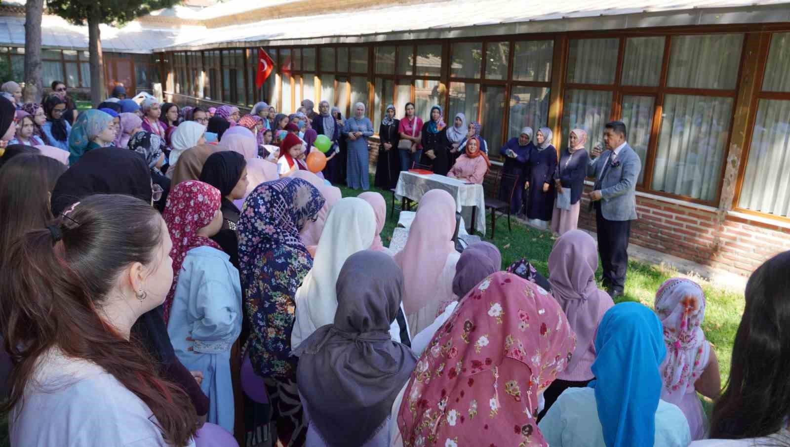 Şehzadeler’de yaz Kur’an kurslarına yoğun ilgi