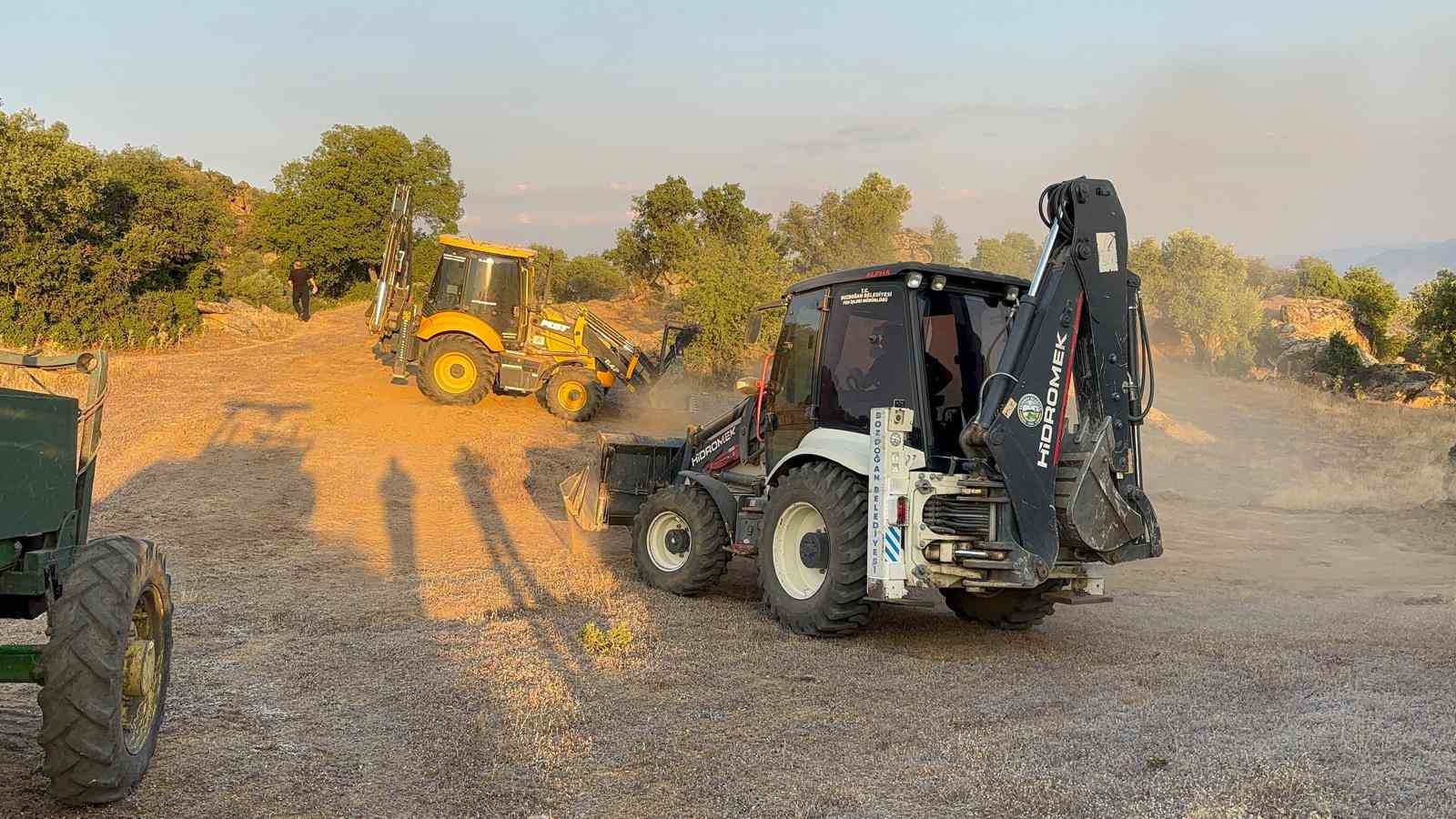 Bozdoğan’daki yangında söndürme çalışmaları 7. saate ulaştı
