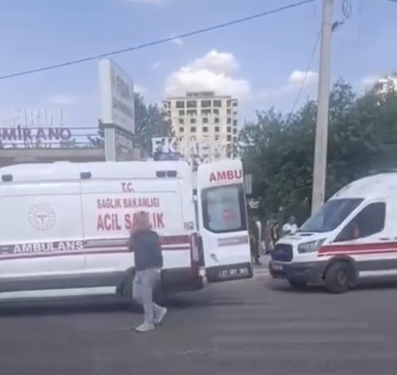 Diyarbakır’da iki otomobil çarpıştı: 3 yaralı