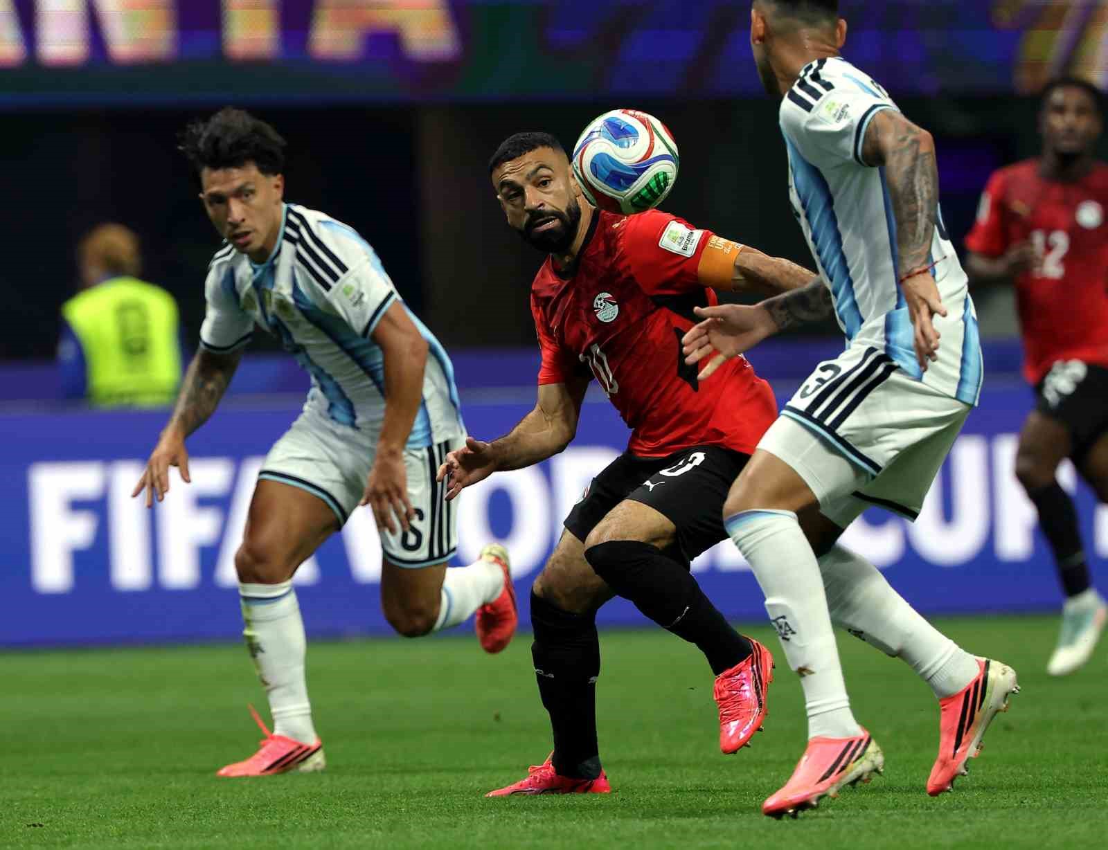 Arjantin, 2-0 geriden gelerek çeyrek finale yükseldi